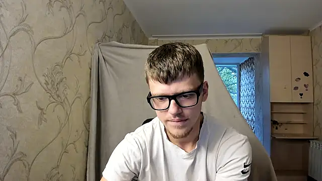 Snapshot of Tomas_Shelbi chatting on 10.06.25 Tomas Shelbi online show from 10.06.25