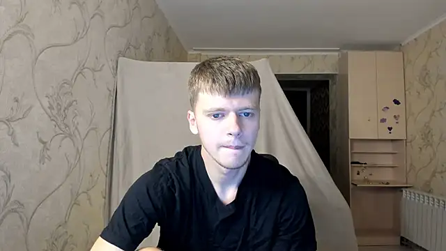 Snapshot of Tomas_Shelbi chatting on 10.21.25 Tomas Shelbi online show from 10.21.25