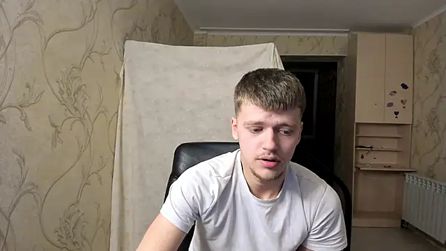 Snapshot of Tomas_Shelbi chatting on 11.16.25 Tomas Shelbi online show from 11.16.25