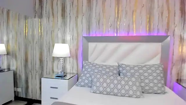 SophiaLaurens online show from 02.11.25