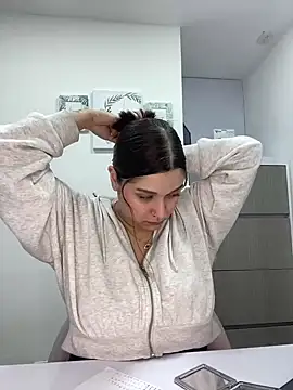 SophiaLaurens online show from 02.22.25