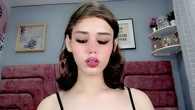 Snapshot of ValeriaAguilar chatting on 12.05.24 ValeriaAguilar online show from 12.05.24