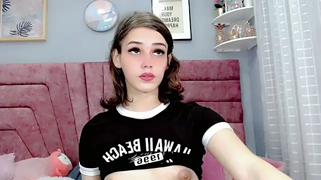 Snapshot of ValeriaAguilar chatting on 12.22.24 ValeriaAguilar online show from 12.22.24