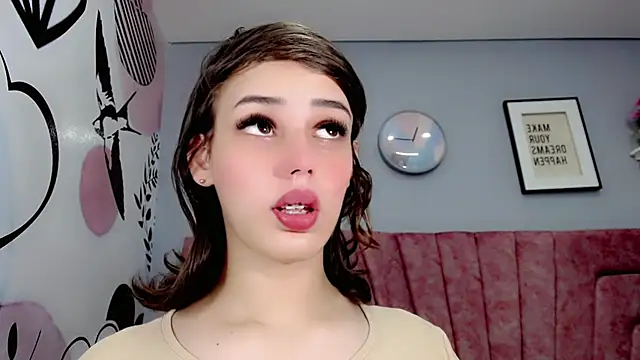 Snapshot of ValeriaAguilar chatting on 12.29.24 ValeriaAguilar online show from 12.29.24