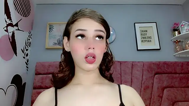 Snapshot of ValeriaAguilar chatting on 01.04.25 ValeriaAguilar online show from 01.04.25