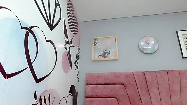 Snapshot of ValeriaAguilar chatting on 01.10.25 ValeriaAguilar online show from 01.10.25