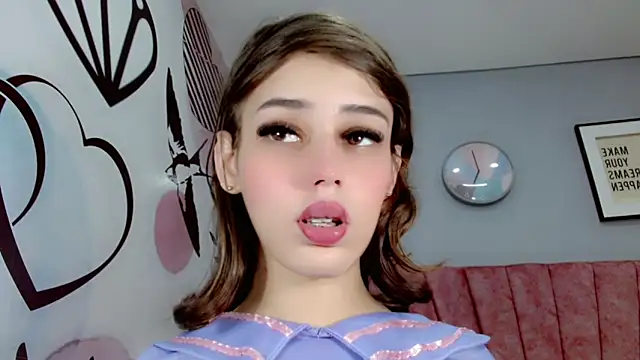 Snapshot of ValeriaAguilar chatting on 01.21.25 ValeriaAguilar online show from 01.21.25