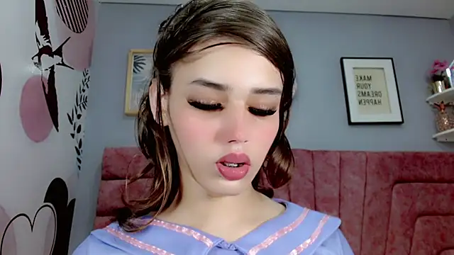 Snapshot of ValeriaAguilar chatting on 02.13.25 ValeriaAguilar online show from 02.13.25