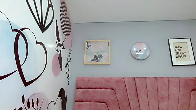 Snapshot of ValeriaAguilar chatting on 02.19.25 ValeriaAguilar online show from 02.19.25