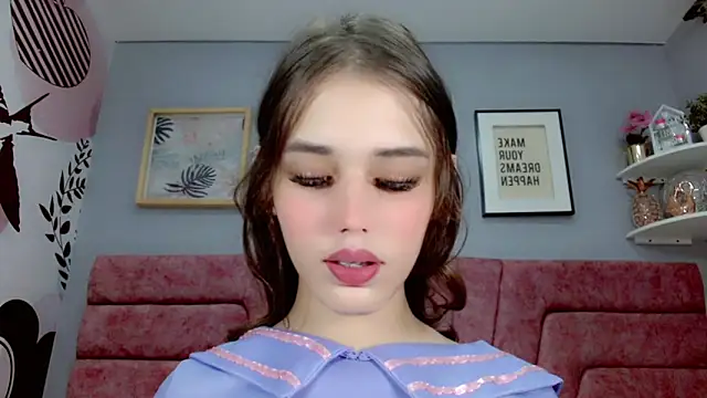 Snapshot of ValeriaAguilar chatting on 03.16.25 ValeriaAguilar online show from 03.16.25