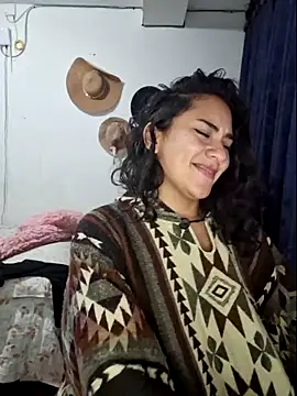 Snapshot of Thaliacooper_ chatting on 01.19.25 Thaliacooper online show from 01.19.25