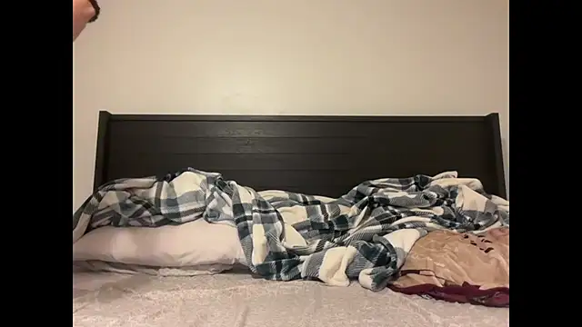 Snapshot of QueenLolaX chatting on 10.08.25 QueenLolaX online show from 10.08.25