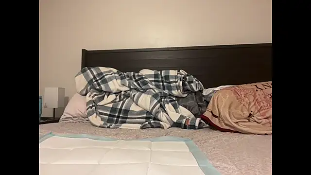 Snapshot of QueenLolaX chatting on 10.11.25 QueenLolaX online show from 10.11.25