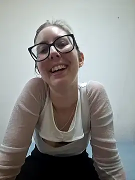 Snapshot of Sarah459 chatting on 12.10.24 Sarah459 online show from 12.10.24