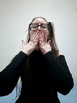 Snapshot of Sarah459 chatting on 11.10.25 Sarah459 online show from 11.10.25