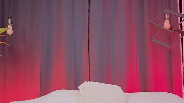 Megan Do Santos online show from 10.22.25