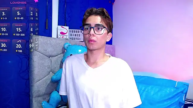 OwenBluee online show from 01.29.25