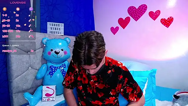 OwenBluee online show from 02.21.25