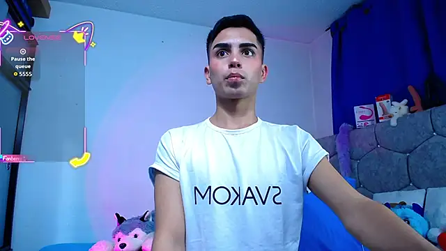 OwenBluee online show from 10.12.25