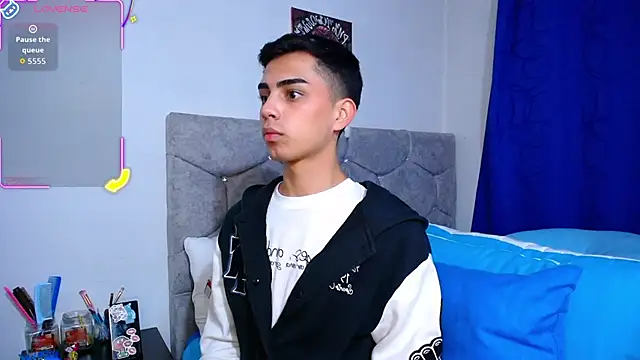 OwenBluee online show from 11.07.25