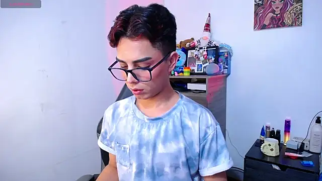 Snapshot of OwenBluee chatting on 01.13.26 OwenBluee online show from 01.13.26