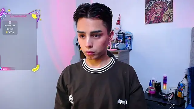 Snapshot of OwenBluee chatting on 01.14.26 OwenBluee online show from 01.14.26