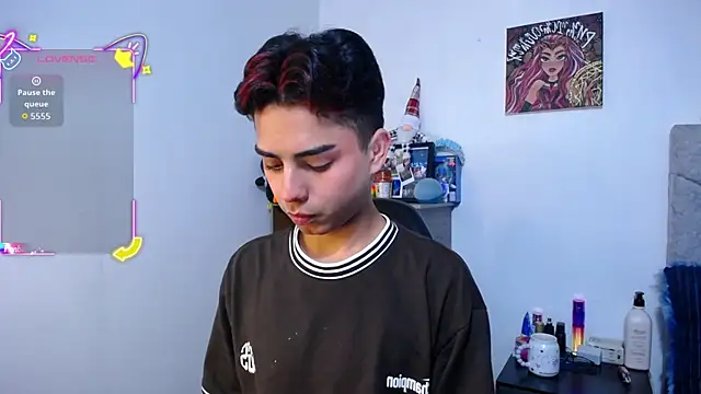 Snapshot of OwenBluee chatting on 01.15.26 OwenBluee online show from 01.15.26