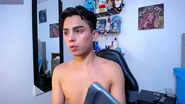 Snapshot of OwenBluee chatting on 02.08.26 OwenBluee online show from 02.08.26