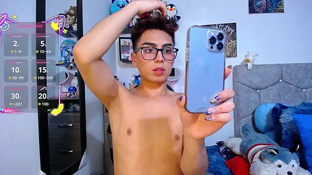 Snapshot of OwenBluee chatting on 02.20.26 OwenBluee online show from 02.20.26