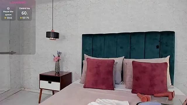 AndreaPink2024 online show from 02.25.25