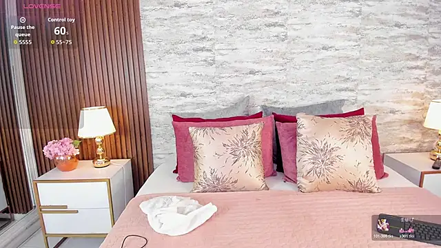 AndreaPink2024 online show from 10.29.25