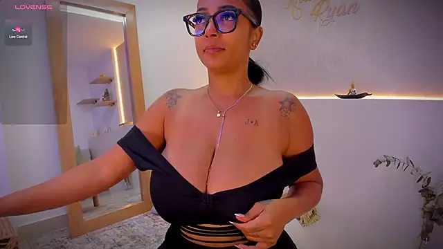 anahi ryan  online show from 01.30.25