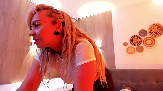 AnastasiaTaylor  online show from 11.06.25