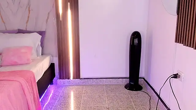 mia six66 online show from 10.05.25