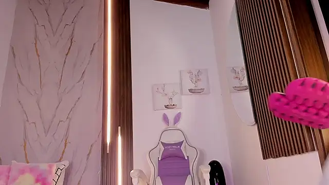 Snapshot of mia_six66 chatting on 11.14.25 mia six66 online show from 11.14.25