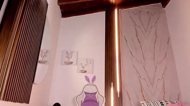 Snapshot of mia_six66 chatting on 11.20.25 mia six66 online show from 11.20.25