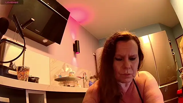 Snapshot of Endrocleia chatting on 05.28.26 Endrocleia online show from 05.28.26
