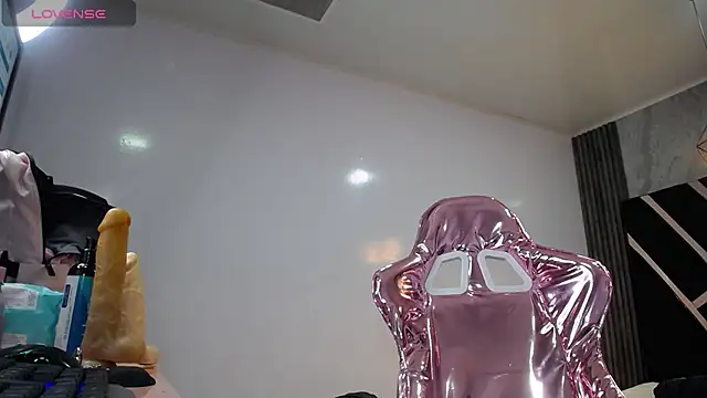 Snapshot of lizzyluk_ch chatting on 01.31.25 lizzyluk ch online show from 01.31.25