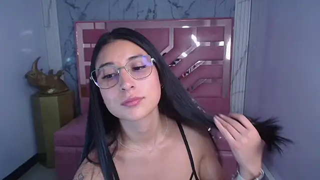 Snapshot of lizzyluk_ch chatting on 01.14.26 lizzyluk ch online show from 01.14.26