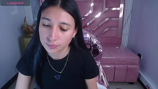 Snapshot of lizzyluk_ch chatting on 01.17.26 lizzyluk ch online show from 01.17.26