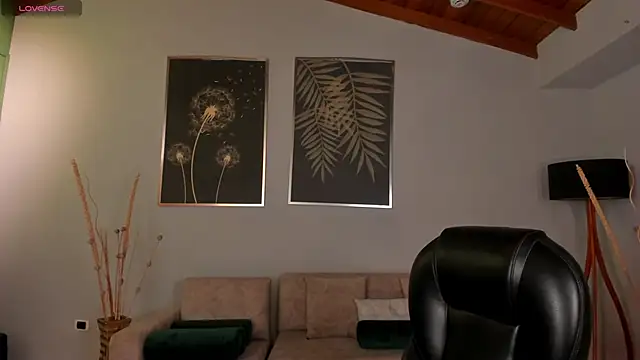 Snapshot of ValeriaRiveraX chatting on 01.13.26 ValeriaRiveraX online show from 01.13.26