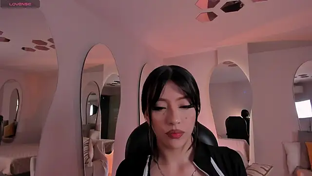 Snapshot of ValeriaRiveraX chatting on 02.28.26 ValeriaRiveraX online show from 02.28.26