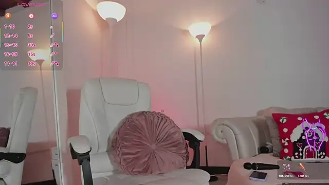 Snapshot of mariablonde_ chatting on 12.14.25 mariablonde online show from 12.14.25