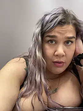 LolaBeretta online show from 01.24.25