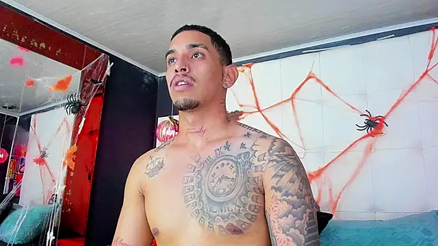 Snapshot of Damian09_ chatting on 10.31.25 Damian09 online show from 10.31.25