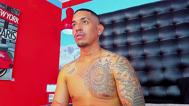 Snapshot of Damian09_ chatting on 11.06.25 Damian09 online show from 11.06.25