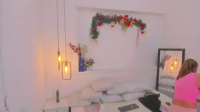 Snapshot of penelope_handaos chatting on 12.28.24 penelope handaos online show from 12.28.24