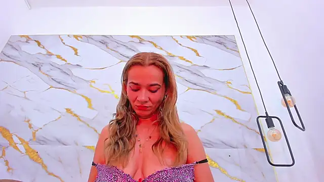 Snapshot of penelope_handaos chatting on 02.28.25 penelope handaos online show from 02.28.25