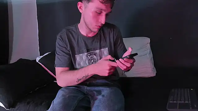 Snapshot of Dylanwhite23_ chatting on 11.14.25 Dylanwhite23 online show from 11.14.25