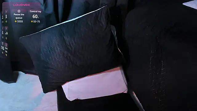 Snapshot of Dylanwhite23_ chatting on 11.18.25 Dylanwhite23 online show from 11.18.25